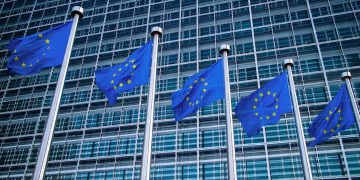 En affirmant que l’Europe serait pénalisée par son niveau d’exigence éthique, Emmanuel Macron réactive une vision dépassée