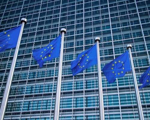 En affirmant que l’Europe serait pénalisée par son niveau d’exigence éthique, Emmanuel Macron réactive une vision dépassée